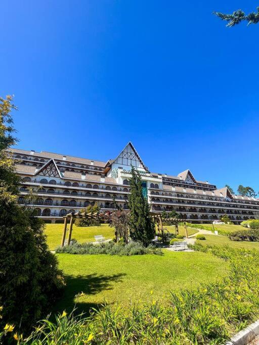 Apartamento Luxo Quatre Saisons Campos do Jordao Bagian luar foto